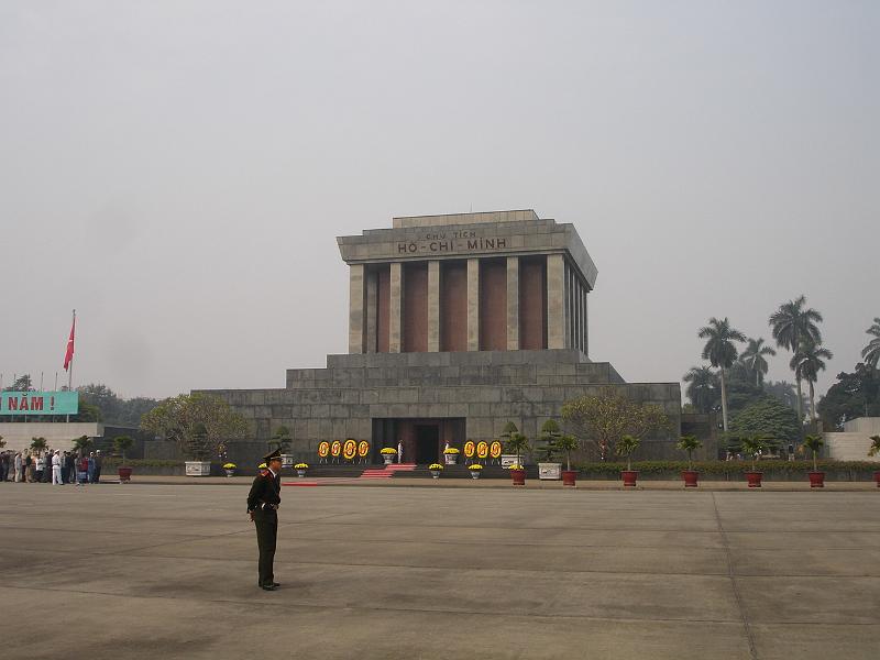 031- Hanoi- mausolee de Ho chi Minh.JPG - Hanoi- mausolée de Ho chi minh